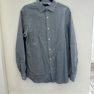 Banana Republic men’s button down. Size medium. Worn. 2x.